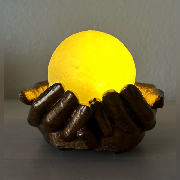 Handmade Concrete Two Hands Holder With Moon Light - Picture 3 of 9